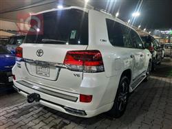 تۆیۆتا لاند کروزەر